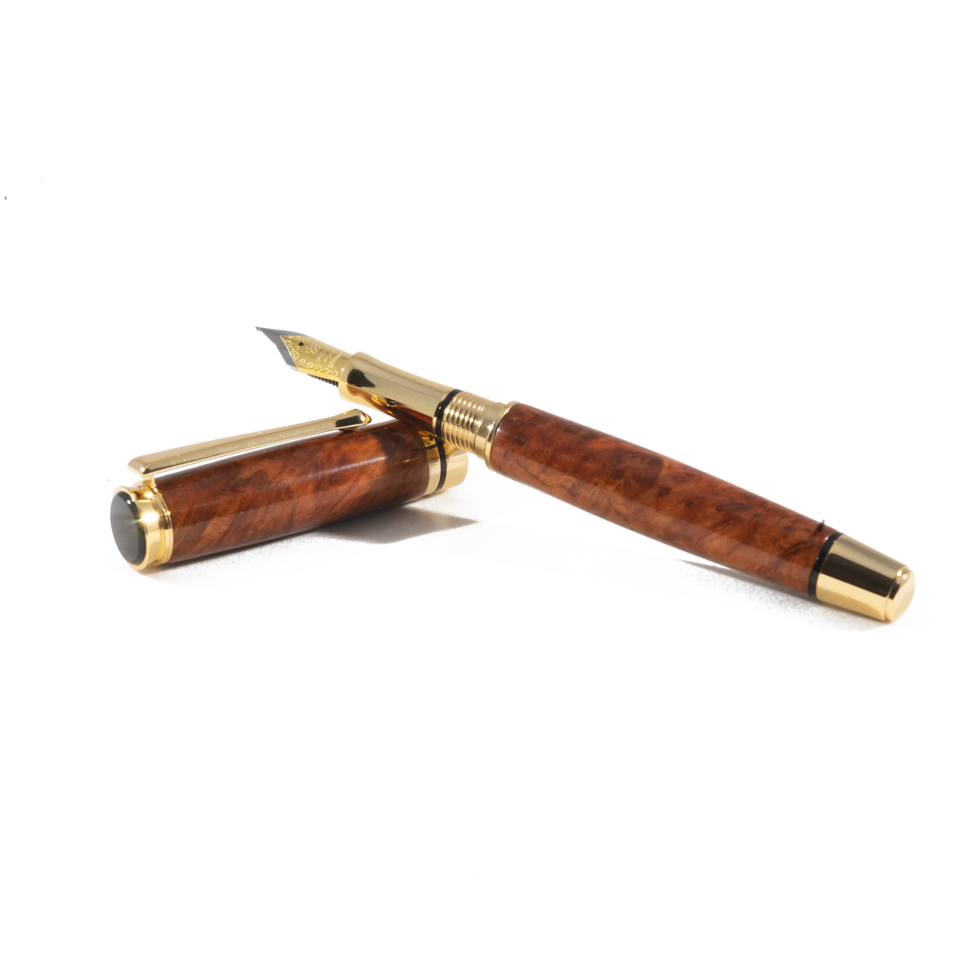 Aurum Vulpen detail 24-karaat vergulde afwerking en Red Mallee Burl houtnerf – Stylograph